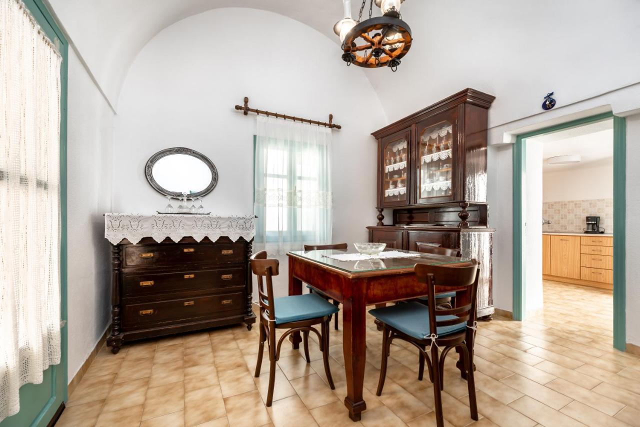 Authentic Santorinian Home Experience Fira  Esterno foto