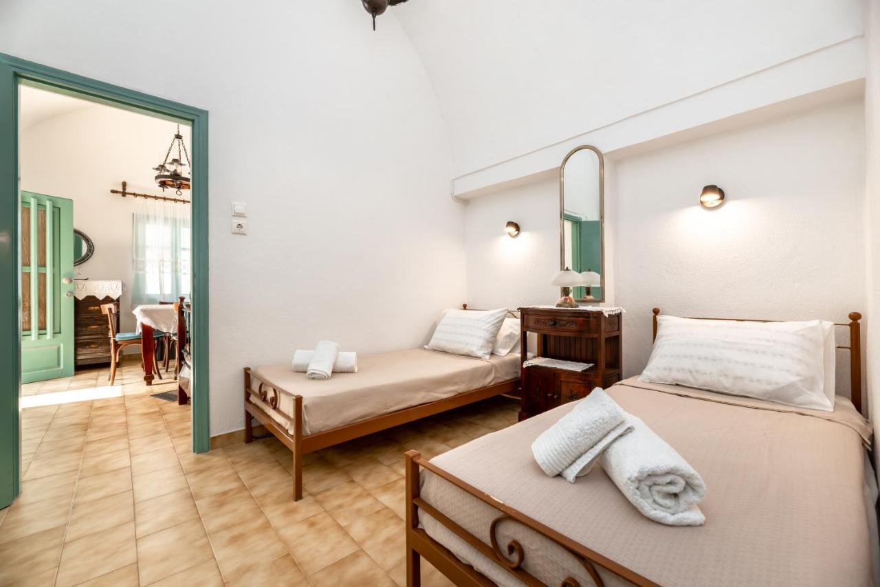 Authentic Santorinian Home Experience Fira  Esterno foto